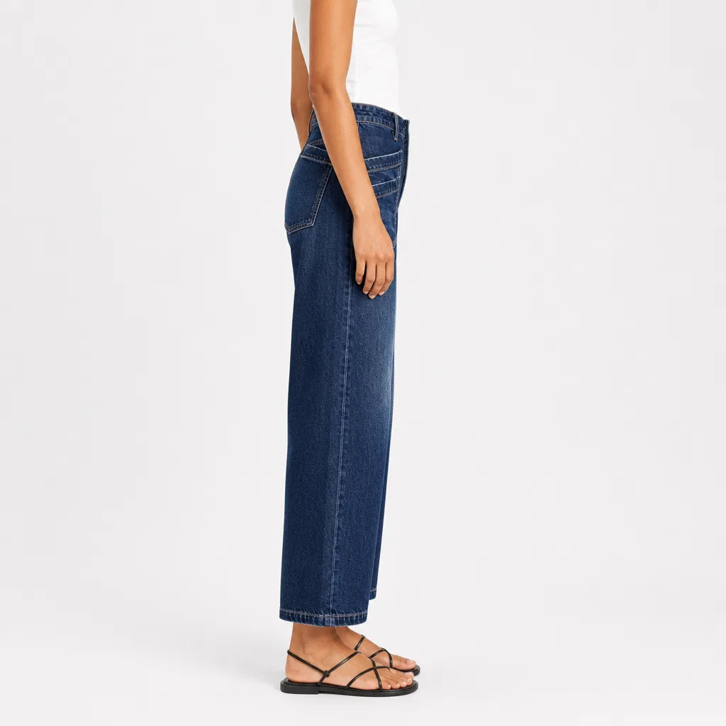 Women's Cropped Wide Leg Jeans with Large Front Pockets - Blue
